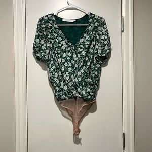 ASTR green flower top